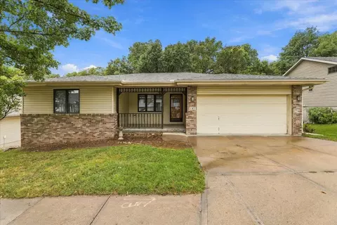 121 Sunny Ridge Dr, Council Bluffs, IA 51503