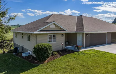 2976 B Par Trl, Woodbine, IA 51579