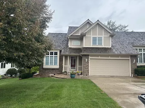 513 Golden Oaks Dr, Council Bluffs, IA 51503