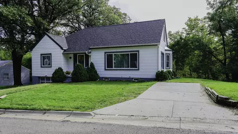 917 Grandview Ave, Council Bluffs, IA 51503