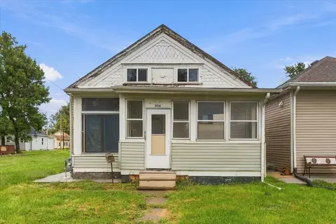 614 W Washington Ave, Council Bluffs, IA 51503