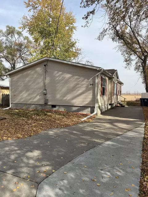 92 Huron Cir, Council Bluffs, IA 51501
