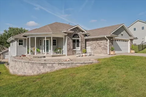305 5th St, Neola, IA 51559