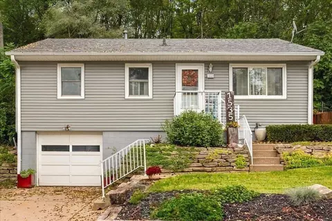 1535 Sunset Dr, Council Bluffs, IA 51503