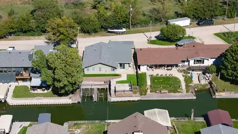66 Lakewood Villa St, Council Bluffs, IA 51501