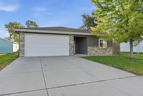 2403 S 13th St, Council Bluffs, IA 51501