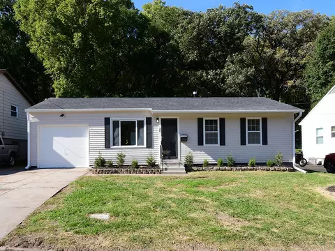 26 Lynnwood Dr, Council Bluffs, IA 51503