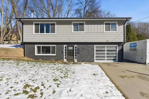 825 Mckenzie Ave, Council Bluffs, IA 51503