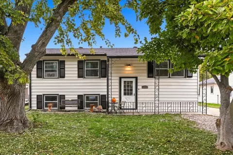 2916 Rawlins Dr, Council Bluffs, IA 51501