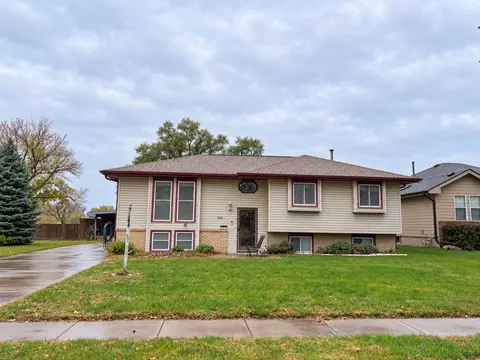 3208 N 11th St, Carter Lake, IA 51510