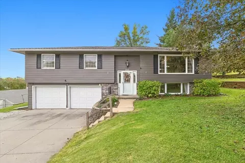 907 Townsend St, Glenwood, IA 51534