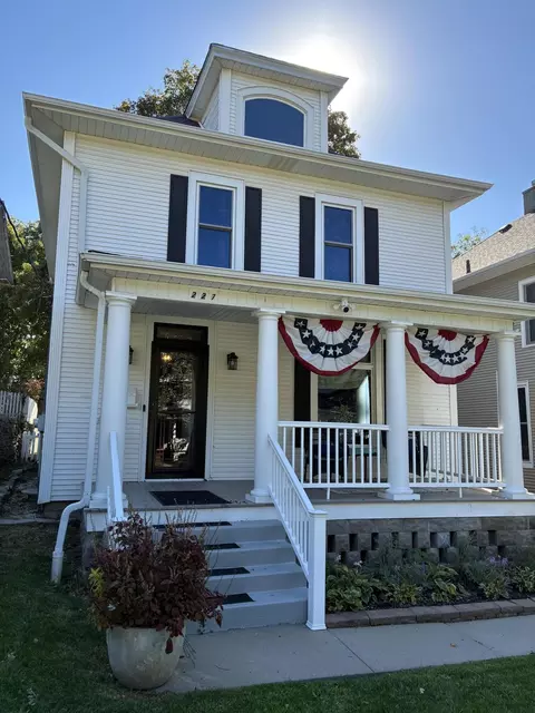227 9th Ave, Council Bluffs, IA 51503