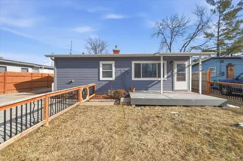 615 N 38th St, Council Bluffs, IA 51501