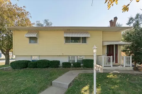 2101 S 9th St, Council Bluffs, IA 51501
