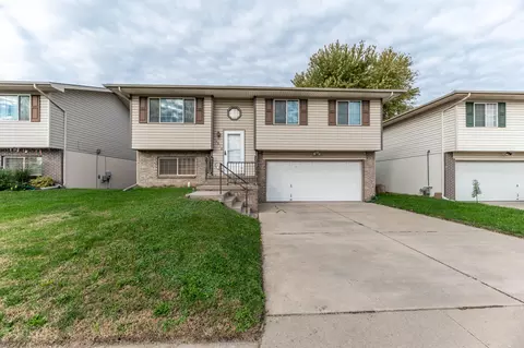 2310 S 16th St, Council Bluffs, IA 51501