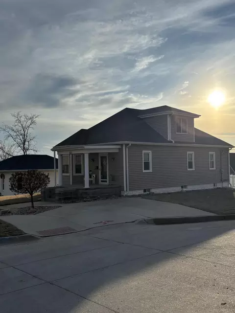 223 N 5th St, Missouri Valley, IA 51555