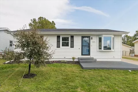 4333 N 14th St, Carter Lake, IA 51510