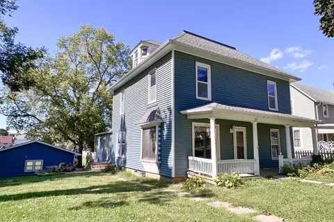 304 Country St, Walnut, IA 51577