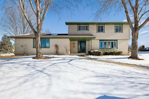 409 Timber Dr, Council Bluffs, IA 51503
