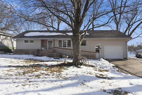 815 Palmer Ave, Oakland, IA 51560