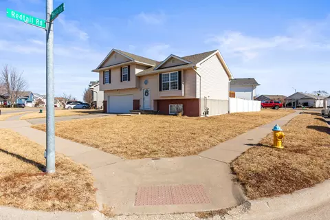 5743 Merlin Ln, Council Bluffs, IA 51501