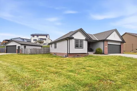 21949 Bobwhite Ave, Gretna, NE 68028