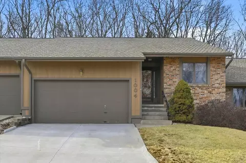 1004 Arbor Ridge Cir, Council Bluffs, IA 51503