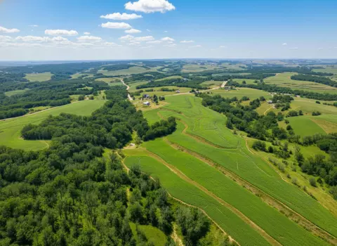 97 Acs 185th- St, Honey Creek, IA 51542