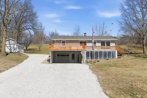 20264 Honeysuckle Rd, Council Bluffs, IA 51503