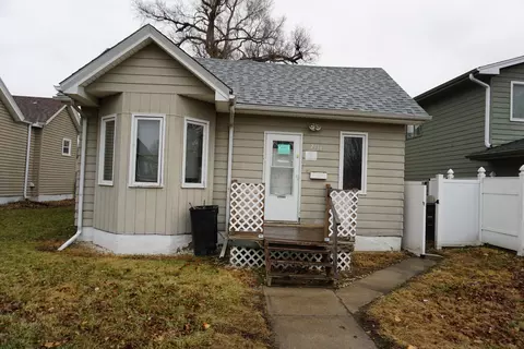 2111 S 10th St, Council Bluffs, IA 51501