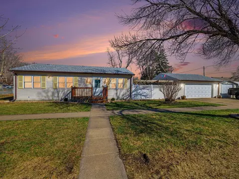 201 S 18th St, Council Bluffs, IA 51501