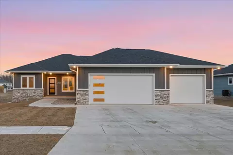 4991 Council Pointe Rd, Council Bluffs, IA 51501