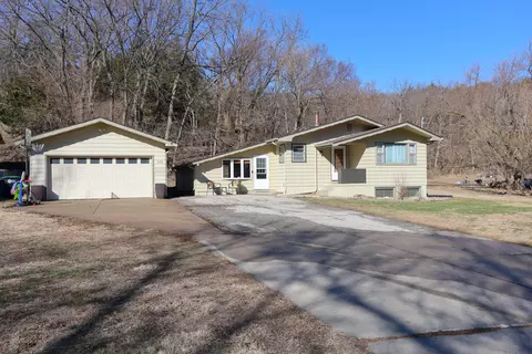 310 Powells St, Crescent, IA 51526