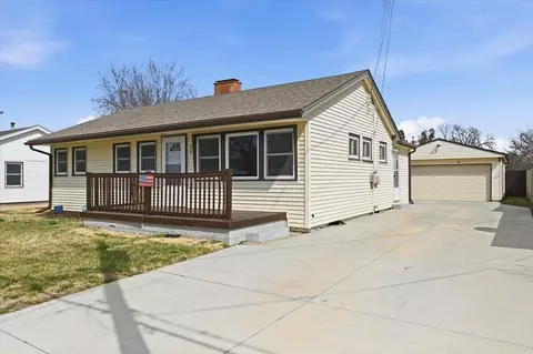 937 N 26th St, Council Bluffs, IA 51501