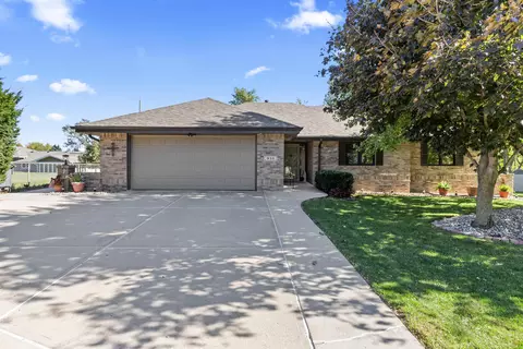 955 Tower Rdg, Council Bluffs, IA 51503