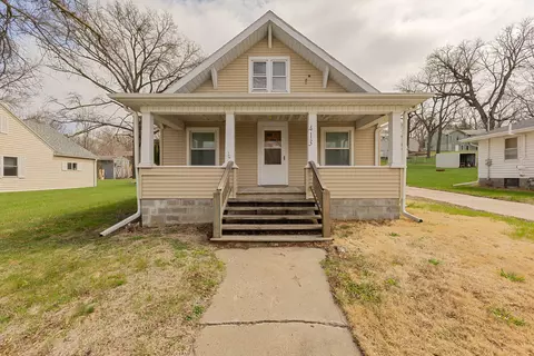 413 S Gates St, Oakland, IA 51560