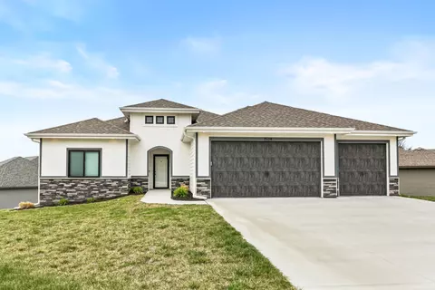 1524 Abercorn Dr, Council Bluffs, IA 51503