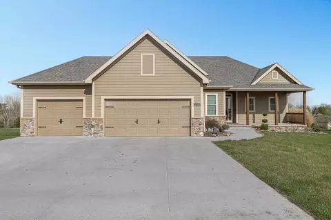 52303 229th St, Glenwood, IA 51534
