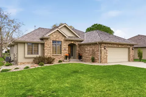 400 Forest Glen Dr, Council Bluffs, IA 51503