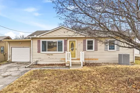 725 Lori Ln, Council Bluffs, IA 51503