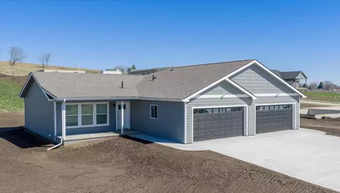 113 W 6th St #A, Woodbine, IA 51579