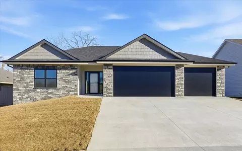 5356 W Ardmore St, Council Bluffs, IA 51503