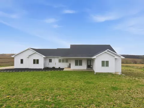 44963 Pioneer Trl, Carson, IA 51525