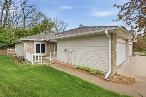 103 Mckenzie Cir, Council Bluffs, IA 51503