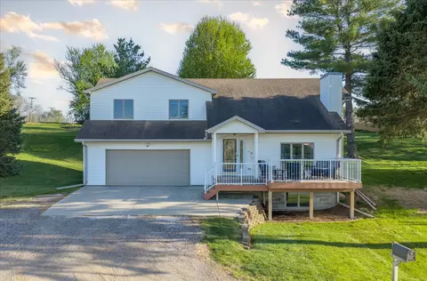 322 Hillcrest Dr, Logan, IA 51546