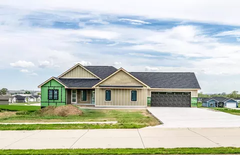 110 W 7th St, Woodbine, IA 51579