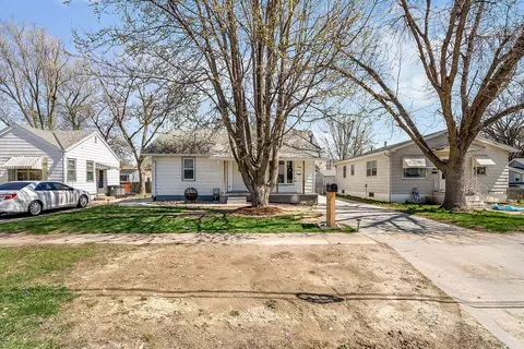 2517 S 7th St, Council Bluffs, IA 51501