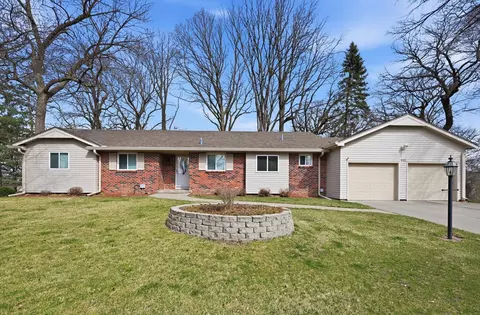 312 Forest Dr, Bellevue, NE 68005