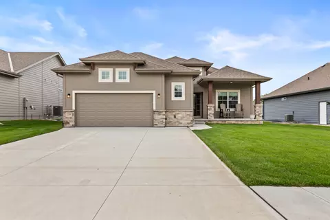 1796 Blackthorn St, Council Bluffs, IA 51503