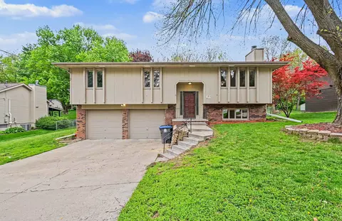 900 Mckenzie Ave, Council Bluffs, IA 51503